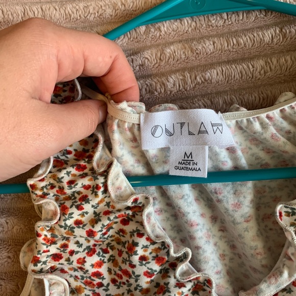 NWOT Outlaw adjustable tie crop tank - Picture 3 of 4